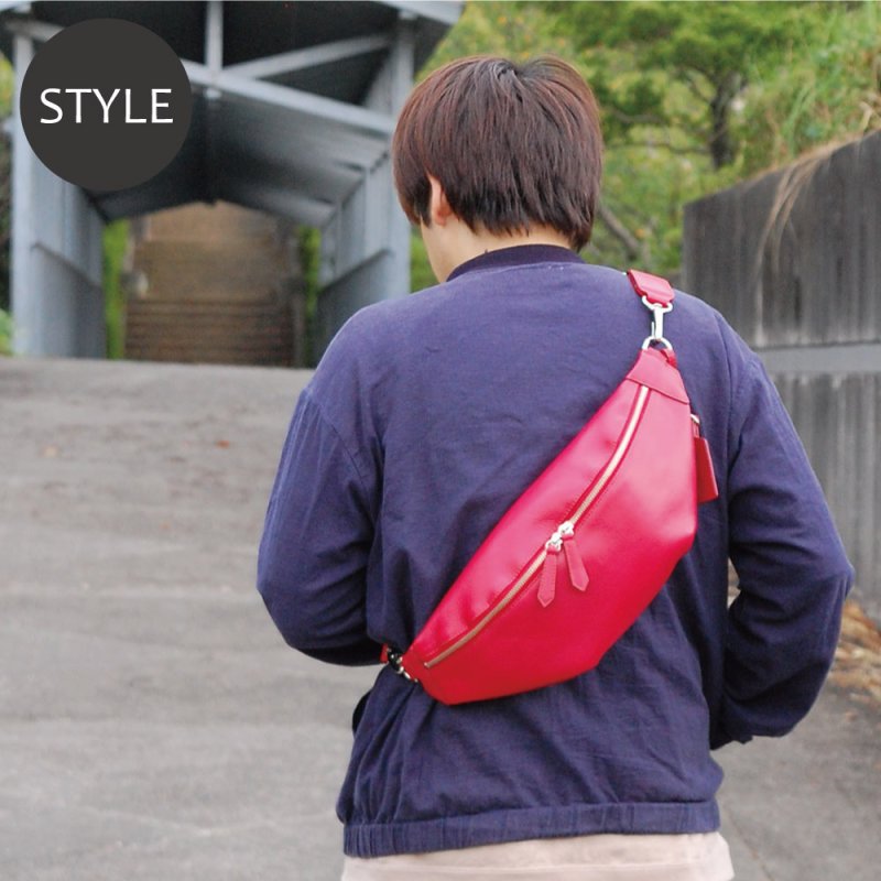 画像16: オリーブレザー 三日月型ボディバッグ (16)